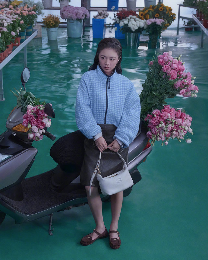 时尚灵感解读  Miu Miu 七夕广告大片释出 品牌大使赵今麦、刘柏辛置身繁花