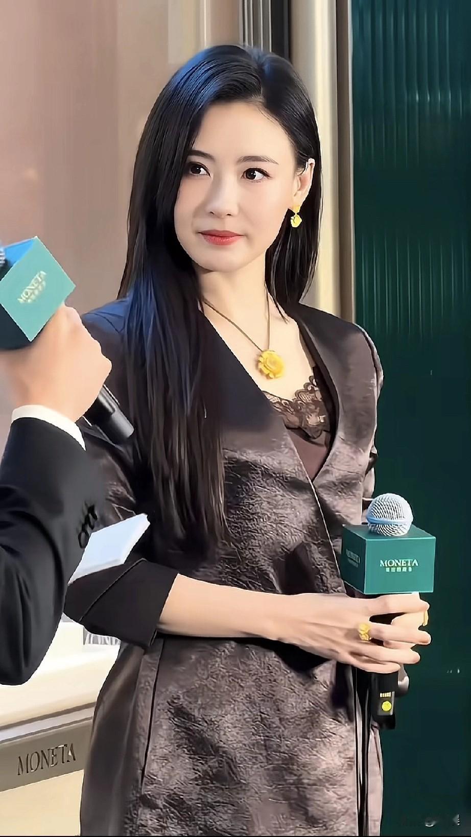 张柏芝黑色造型