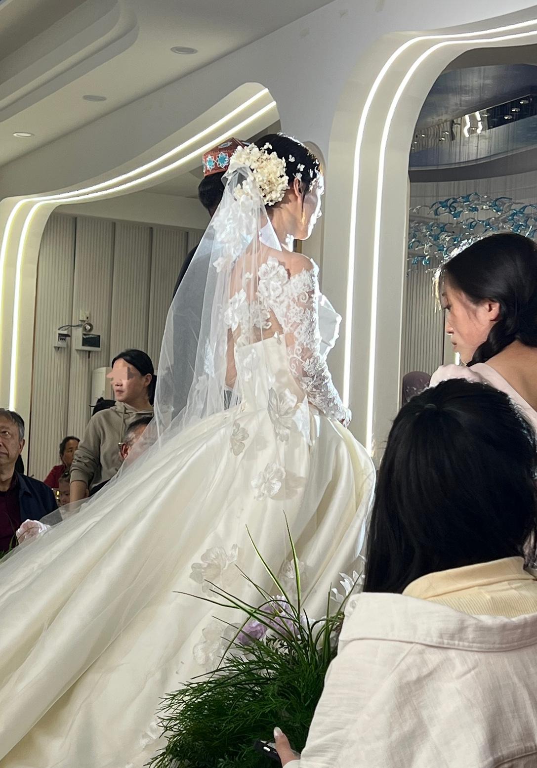 已婚人士再听别人婚礼上的致辞是什么感觉？
今天参加婚礼，真是被婚礼上新郎新郎的结