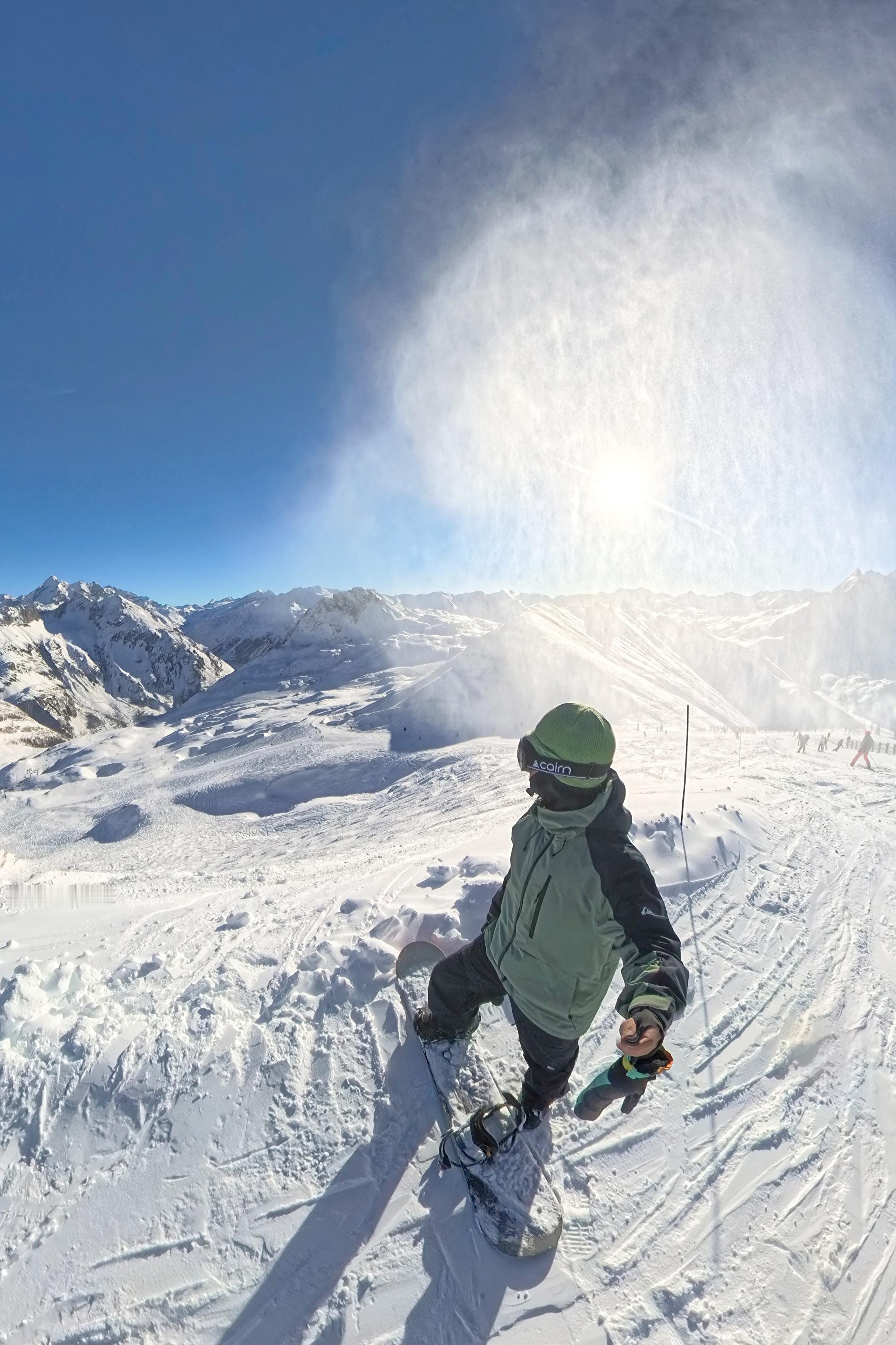 红尘作伴，要活得潇潇洒洒[拳头]我也曾奄奄一息过，要更加珍惜这个世界呀！  