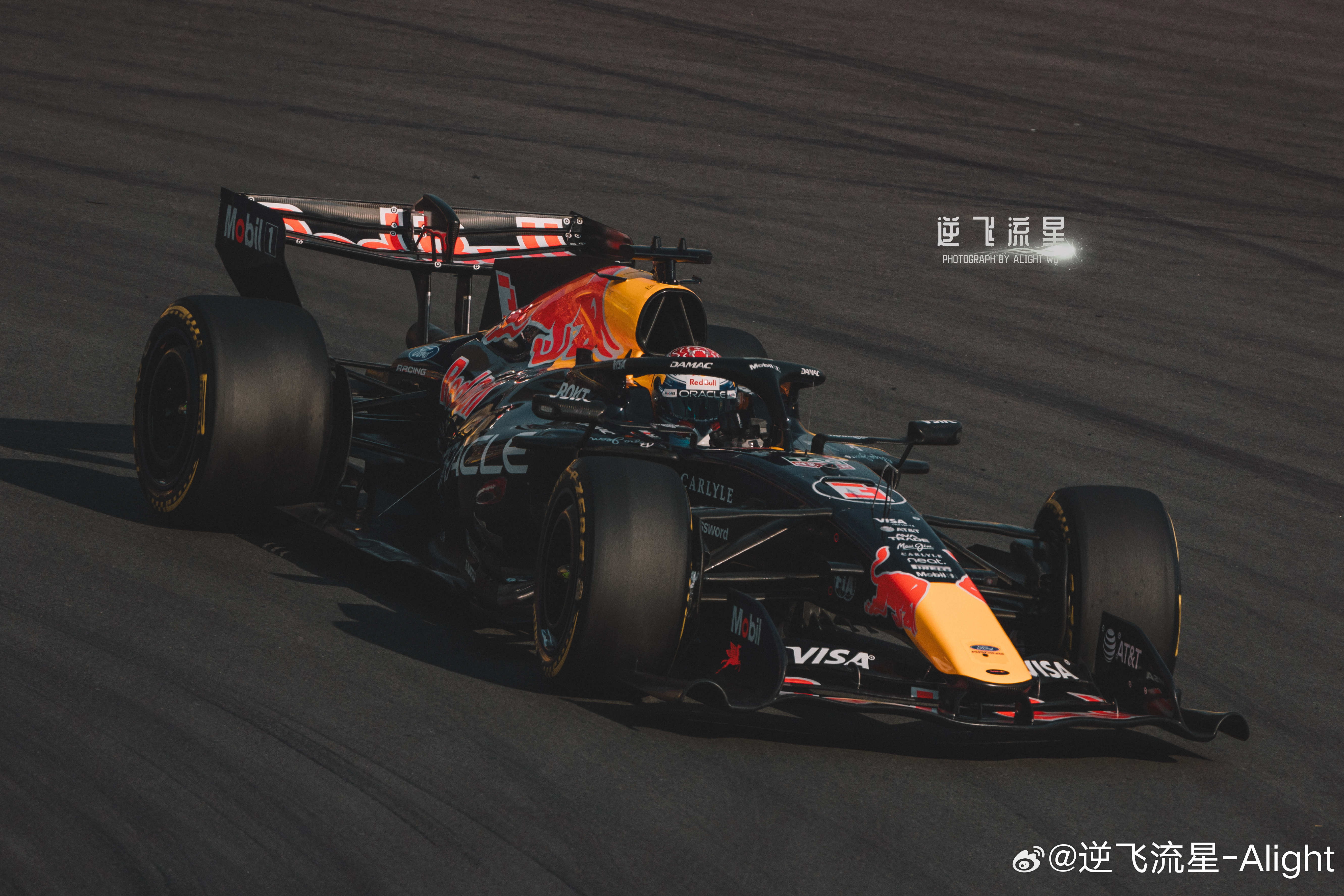 今晚请关注NSL2 SP9组别那个涂装红牛的AMG赛车 维斯塔潘纽博格林