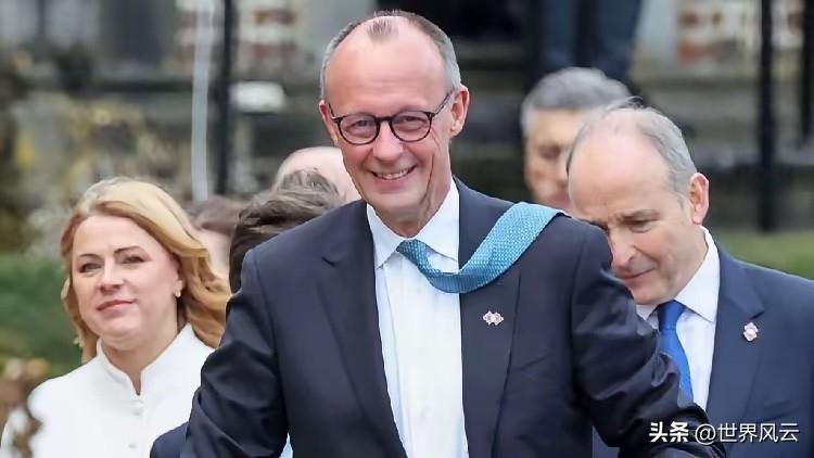 别看在杭州看人形机器人表演还沉住气，默茨总理内心却是惊魂未定，他一回到德国就像换