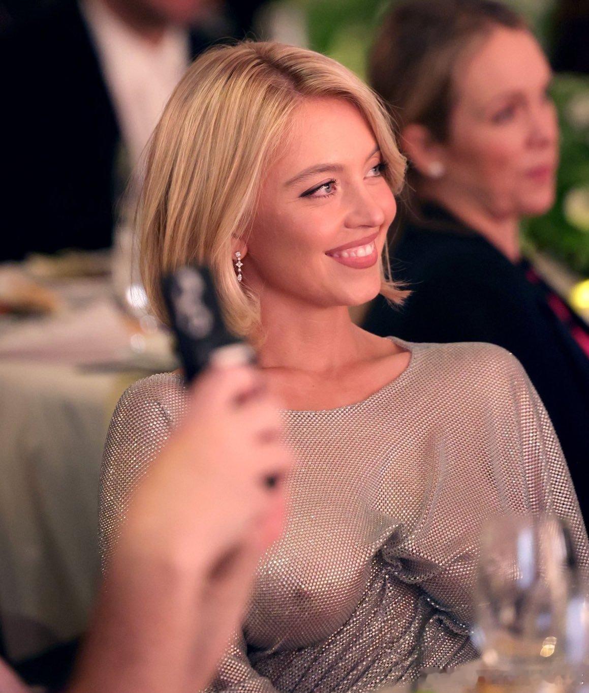 【黄金时代】最近，因为一则牛仔裤广告走红的保守党尤物，悉得妮甜甜妮，在一个影视活