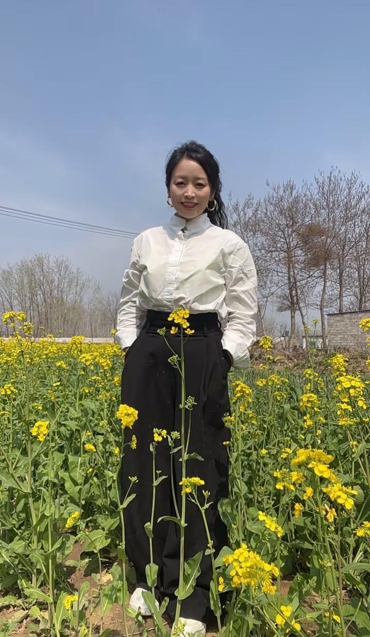 一年四季是交替，变得是季节，不变的是坚！今日天气阳光明媚，不得不承认，下月气温能