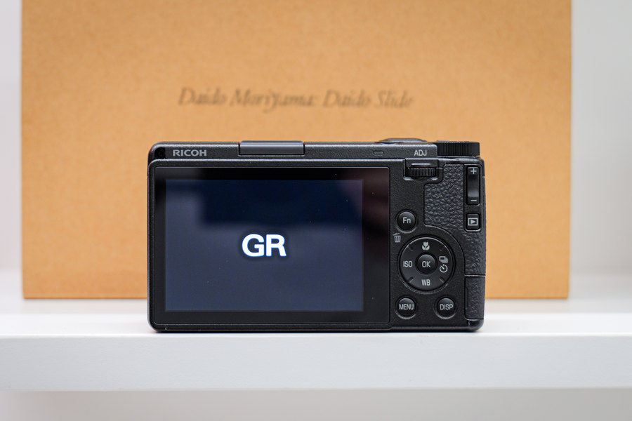 快拍王者！理光GR IV上手体验，当街拍利器变得更称手