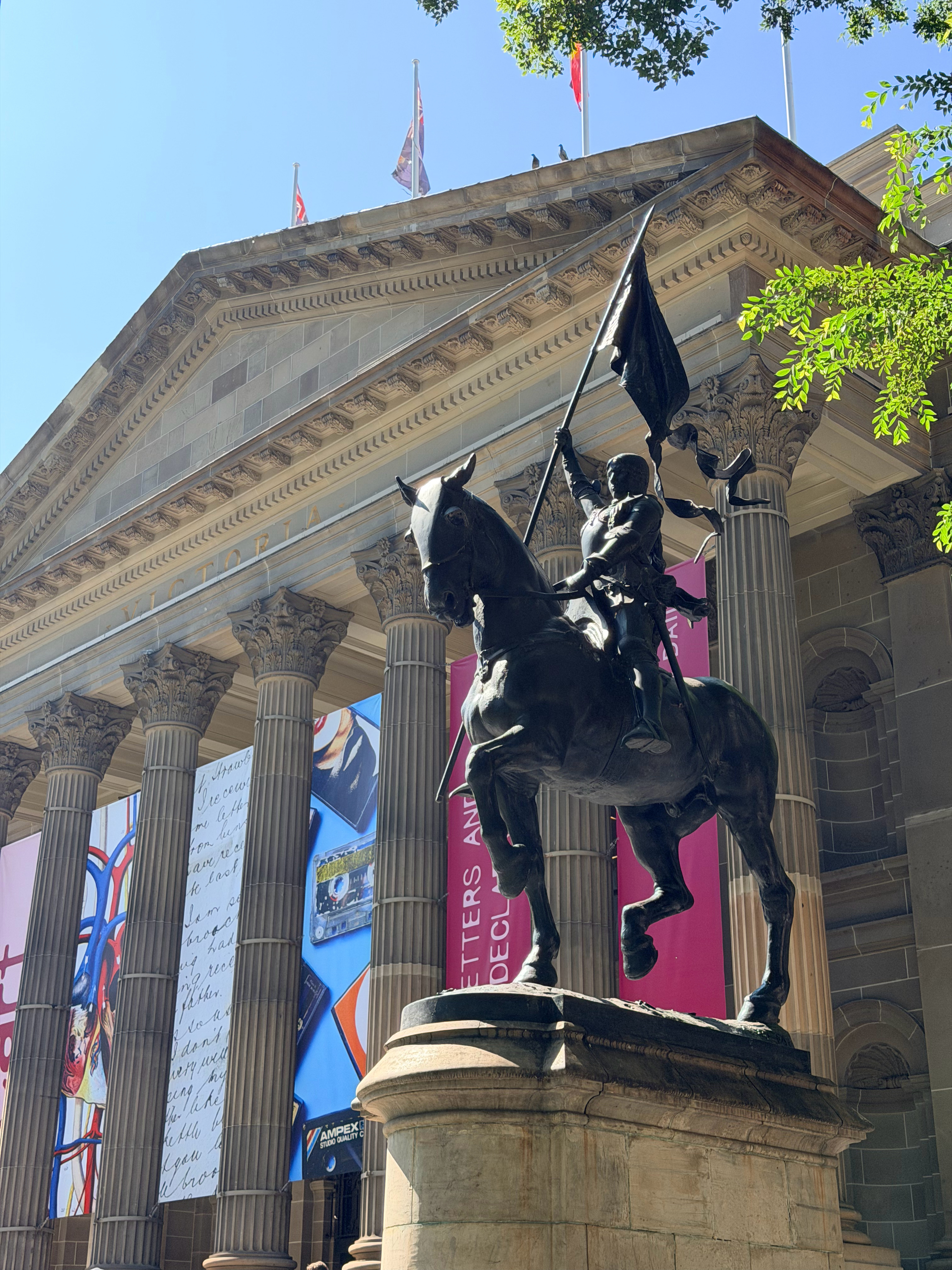 澳洲的人都好chill一片草地就直接躺着了 澳大利亚·墨尔本