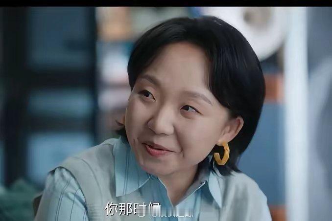 《冬至》，当大钟忍无可忍想要暴打文鹏时，他看到了唐洁买给他的平安手绳，他住手了，