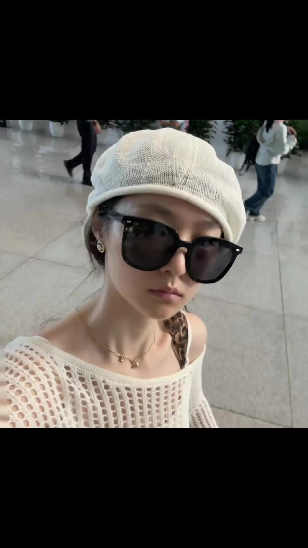 还在拍呢 飞机走了都不知道