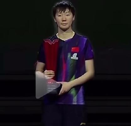 王曼昱：狮城绽放，实力从不因胜负定义！
      WTT新加坡大满贯赛场落下帷