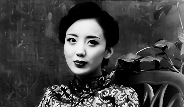 1922年，45岁的林桂生与黄金荣离婚后，带着5万大洋，直接住进了小弟杜月笙的洋