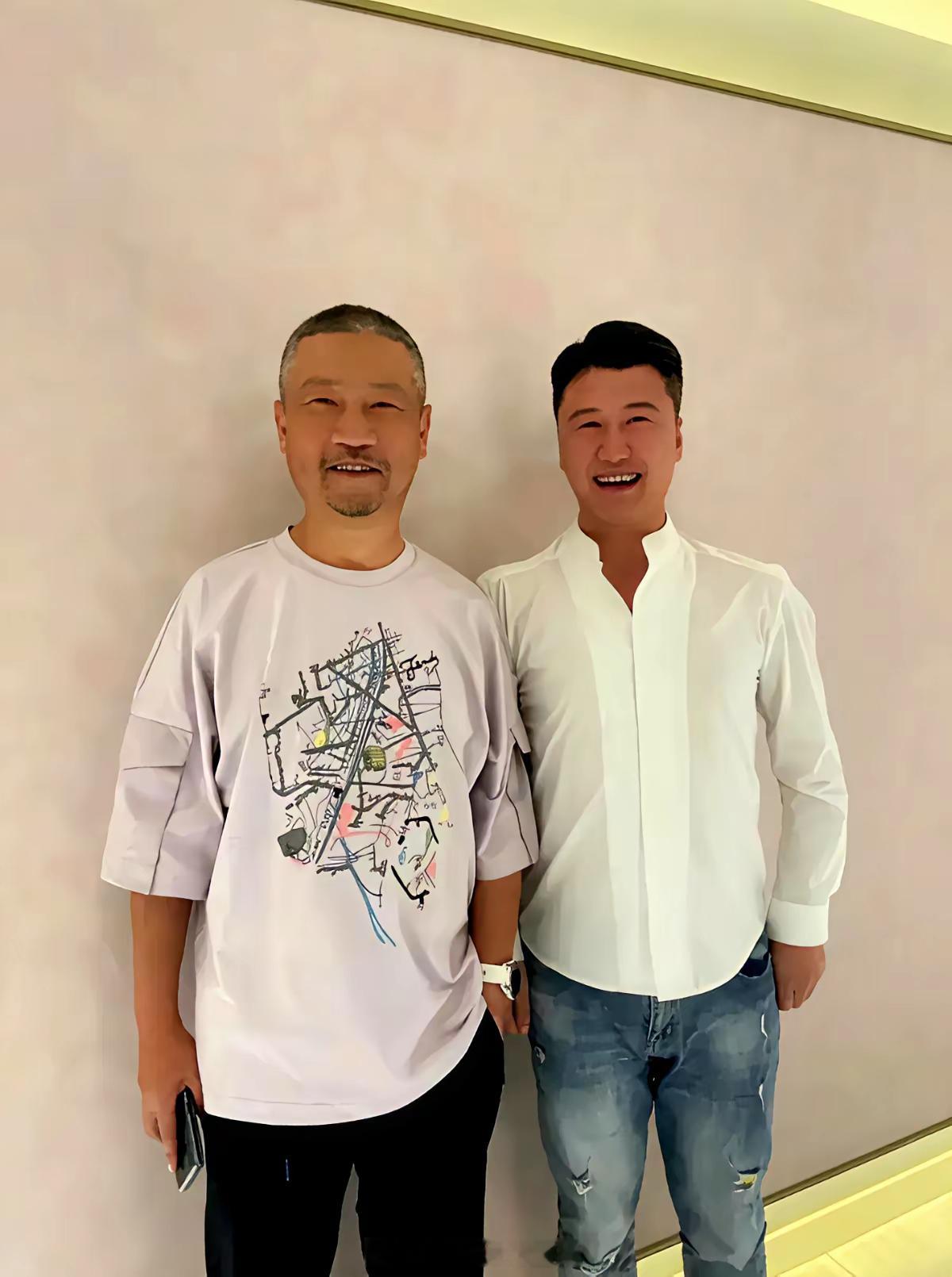 多数人亏在手太勤。葛卫东的提醒很直白：别图多，先学会按住手。等到你把一件事吃透、