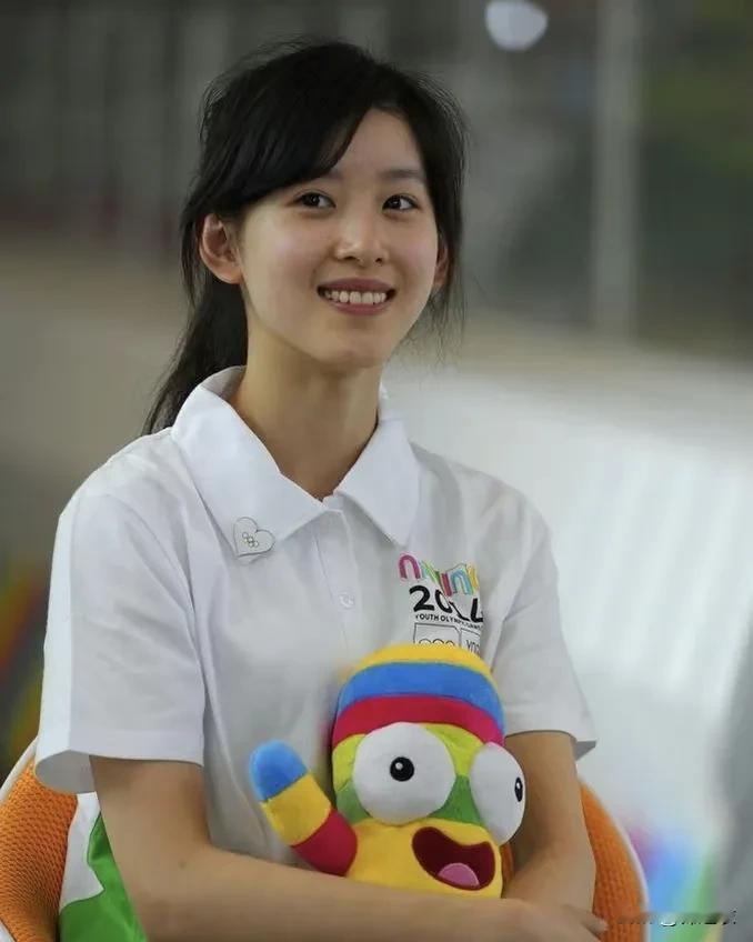 说句你们不爱听的，奶茶妹妹这命也不需要社会化，因为社会化是给需要自己出来打拼的人