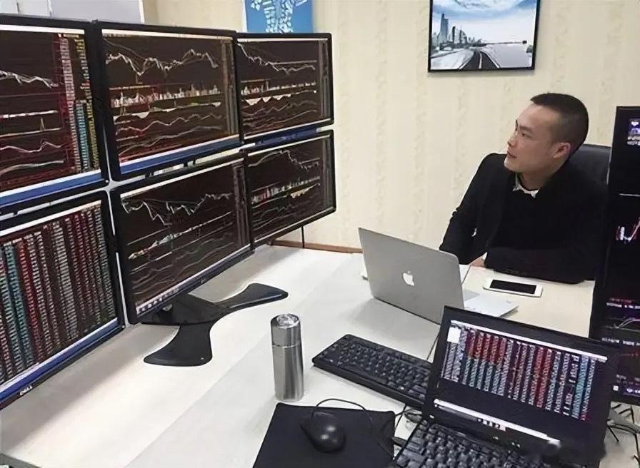 炒股8年，我只买过一只票，账户从30万做到了260万说出来你可能不信，我持仓列表