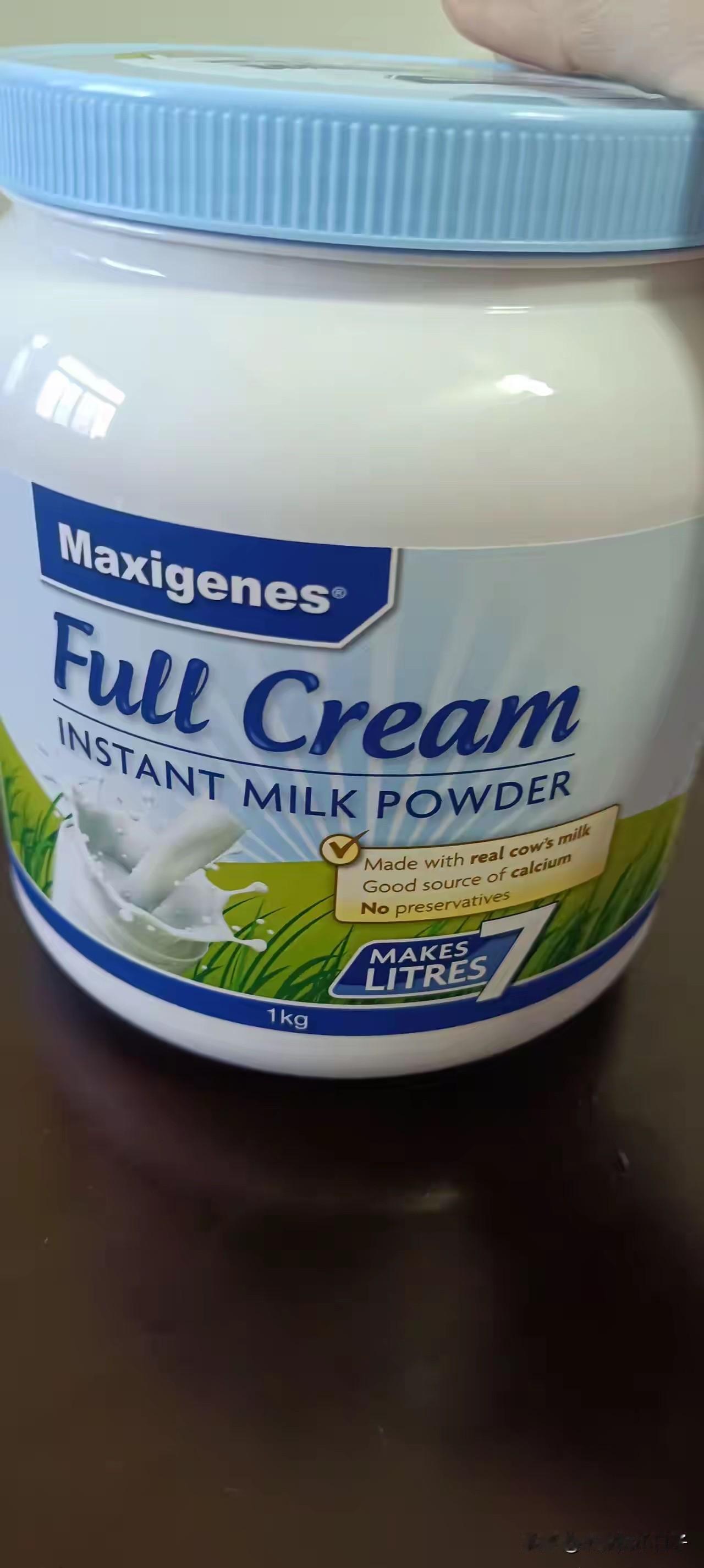 河南假奶粉“蓝胖子”。都认真看一看，就是这个被包装成进口奶粉的假货！

    