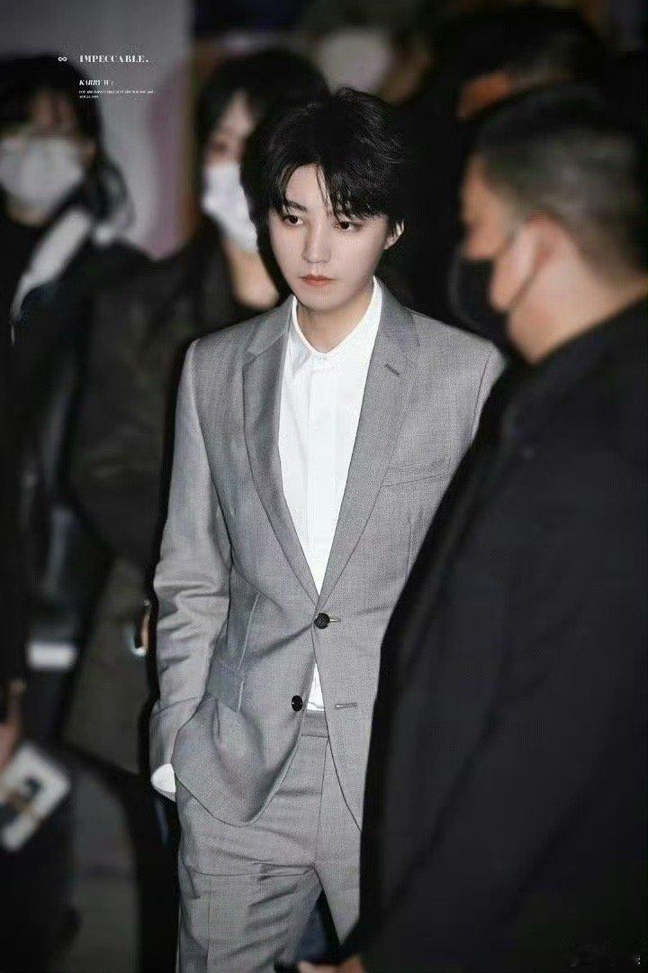 王俊凯零点为王源庆生 羡慕了兄弟情 ​​​