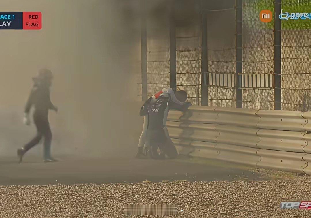 33号车手杨百杰的爆料事故另一方、610 Racing车队33号车手杨百杰赛后通