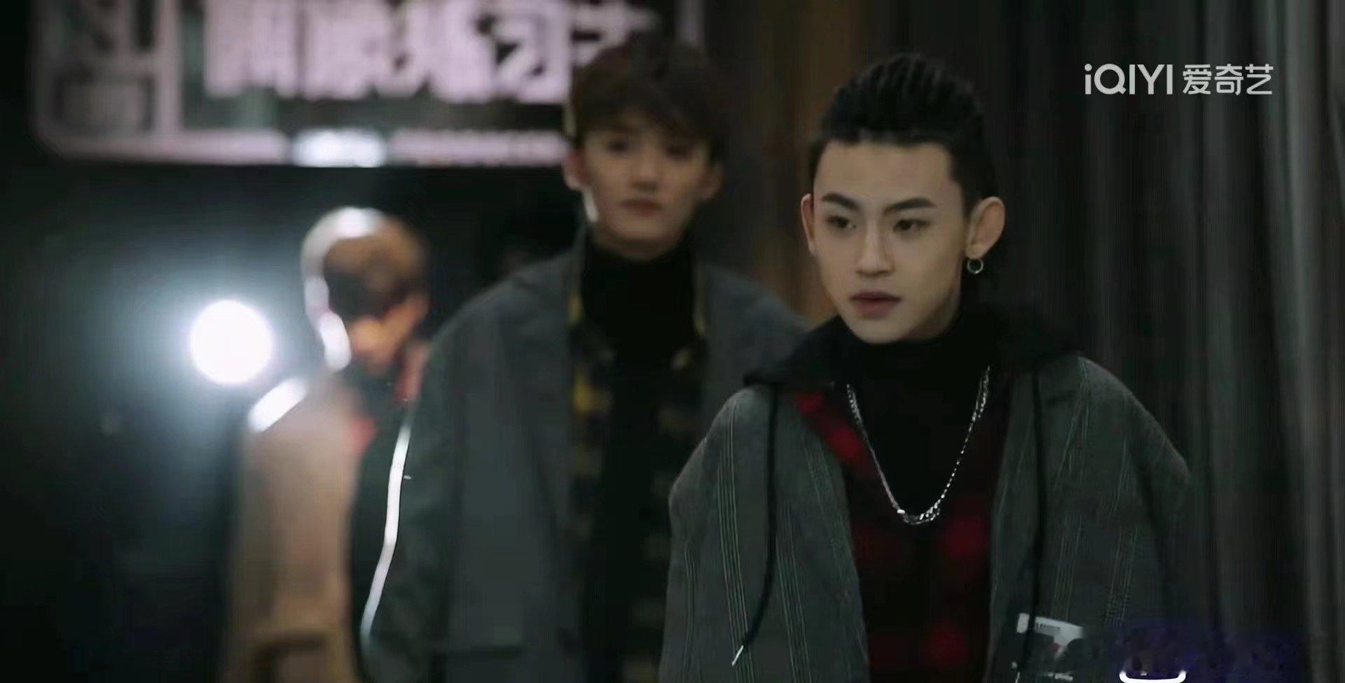 #小鬼说我们团梦回大厂#看到小鬼提到大厂，真的泪目了，这个回忆鲨真的鲨到我了，青