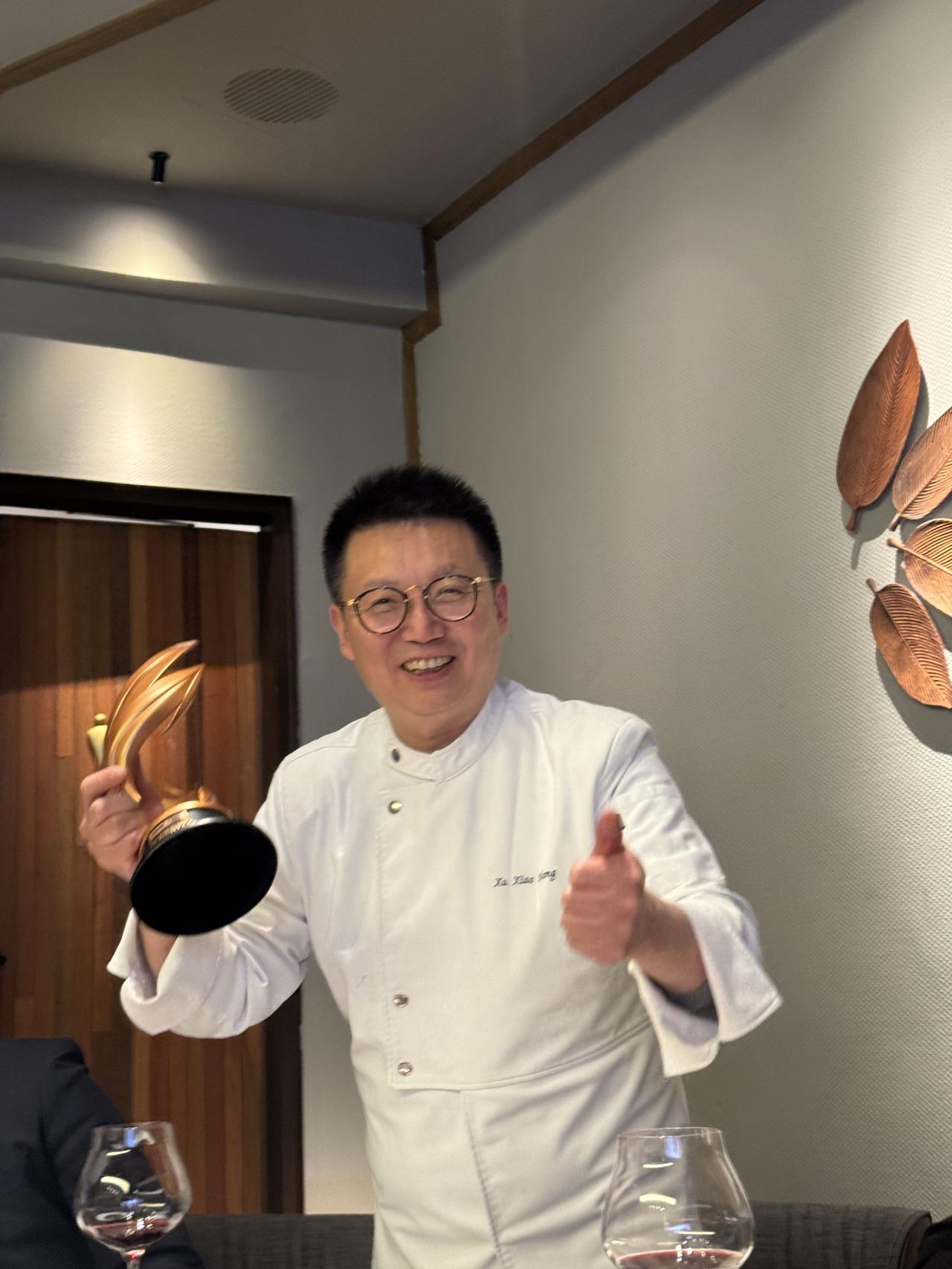 与行业前辈欢聚银芭 洪炉宴 ，同贺徐孝洪老师三喜临门✨

一贺徐老师斩获百厨大战