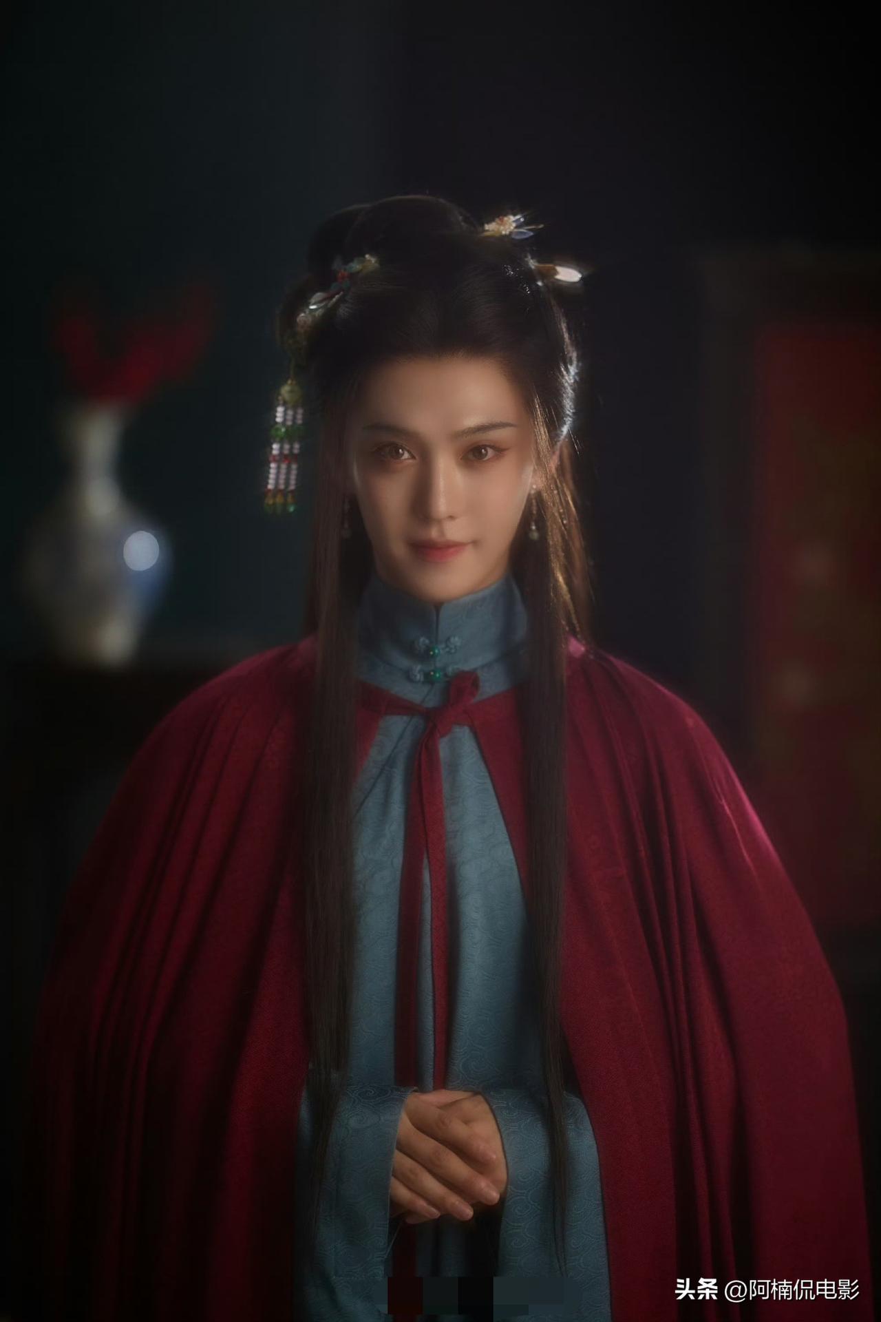没想到《兰香如故》直接集齐两对今昔咖位落差巨大的荧幕CP。马闻远在剧中饰演和赵星