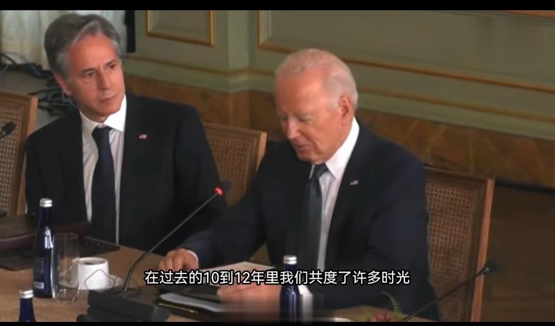 有懂微表情的朋友吗？布林肯的小眼神是什么意思？ ​​​