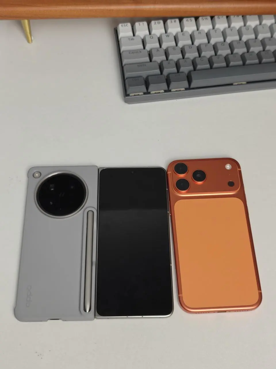 老果粉激情下单国产机，双持体验我打几分？