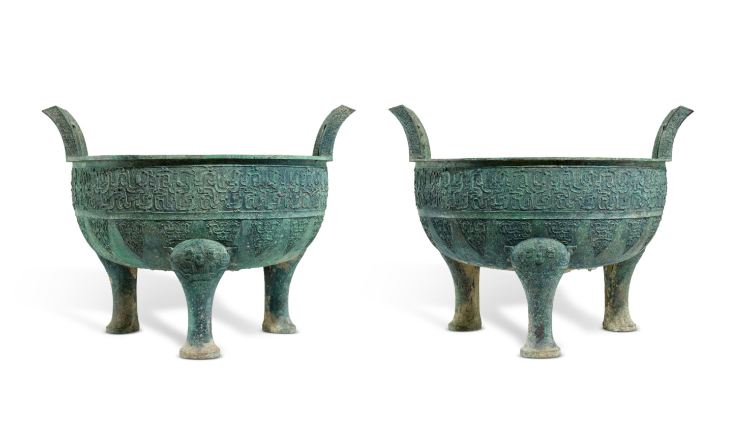 每天一件青铜器 苏富比香港的日本冈田美术馆“还债”特拍上拍一对春秋晚期:变形龙纹