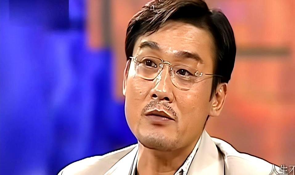 娱乐圈最残酷的真相，往往藏在天王巨星最狼狈的黑历史里。
 
1981年片场，两个