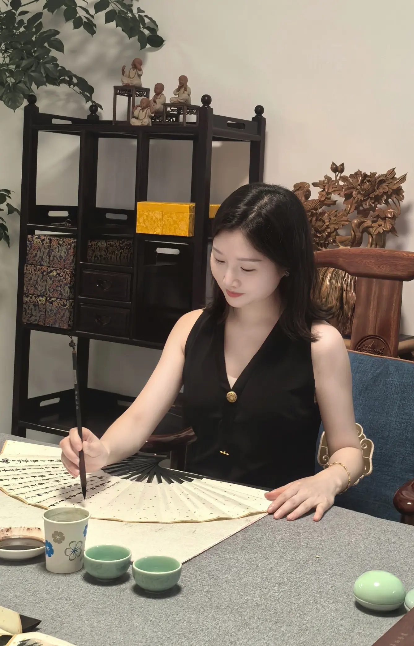 时光匆匆，转眼又是一年中秋 ，愿家人安康，平安，快乐，愿爱我的人和我爱...