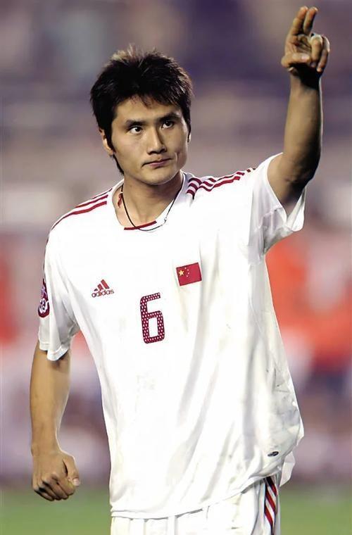 邵佳一要带国足？
别急着算工资，先问问他敢不敢接这烫手山芋。
里皮六亿，李铁两千