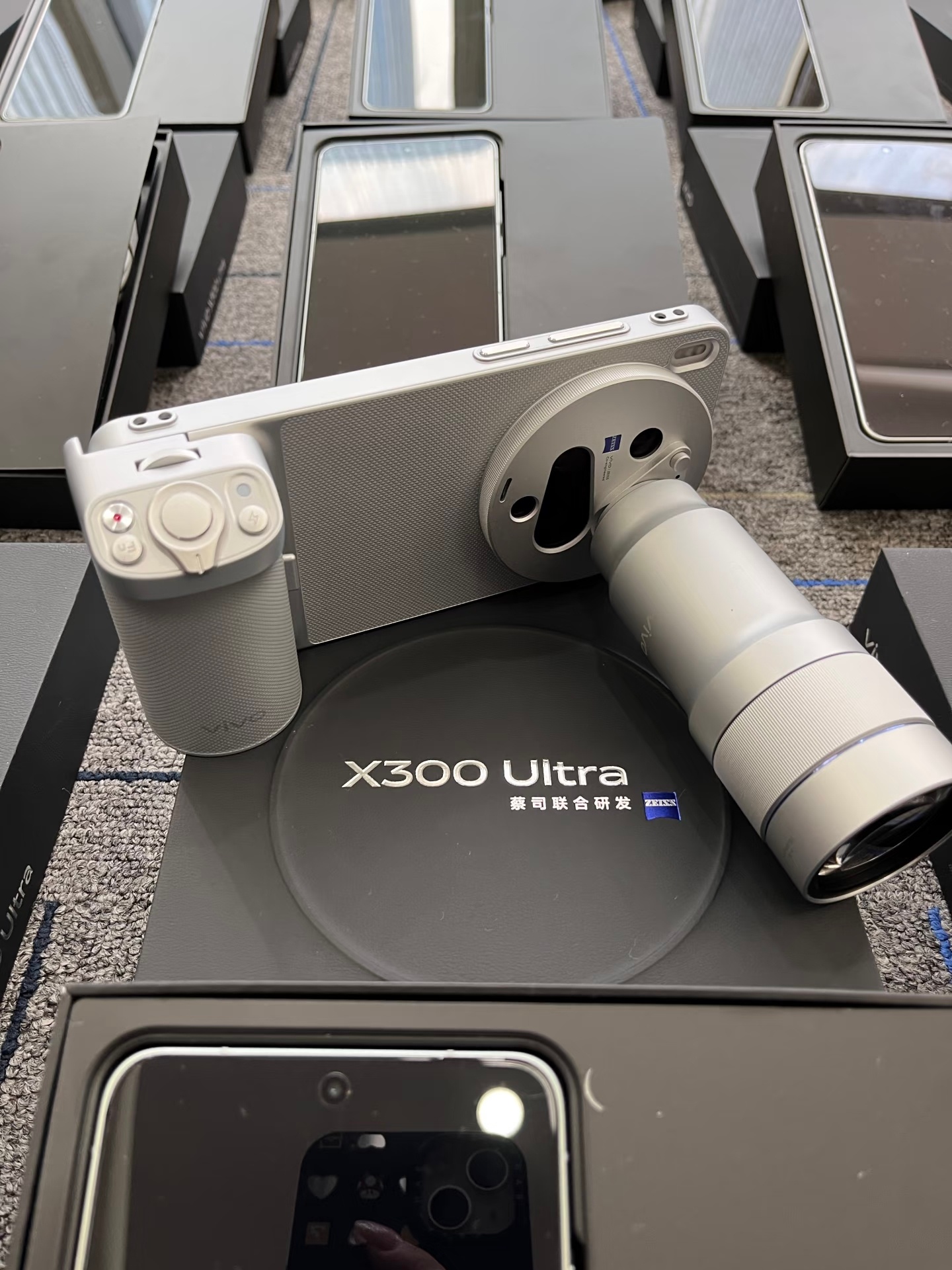 vivo X 300 Ultra➕400mm增距镜完全演唱会神器了…不论是录视频