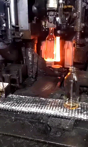 听说生产玻璃瓶子的炉子一开工就不能停下来