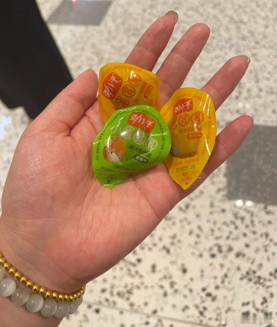 #鹭卓陈少熙武汉见面会#现场氛围也太不错了吧，真是让人感受到了什么叫做人声鼎沸，