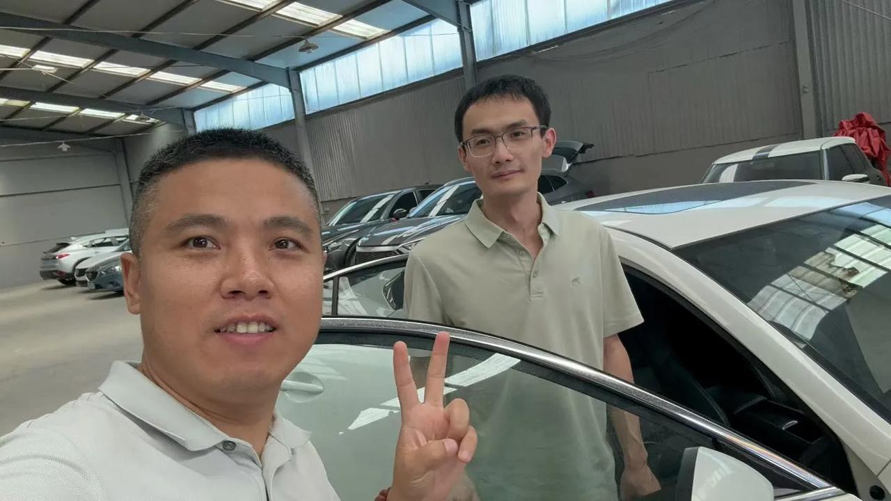 给济南兄弟淘的18款2.5尊崇阿特兹，交车[玫瑰]
用心淘好车，唯信任不可辜负[