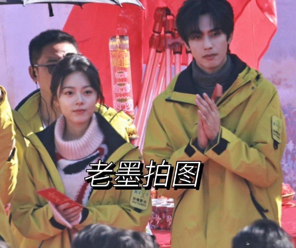 赵今麦宋威龙同框生图 赵今麦宋威龙同框生图，状态都好棒，颜值好顶🆙，就是说能不