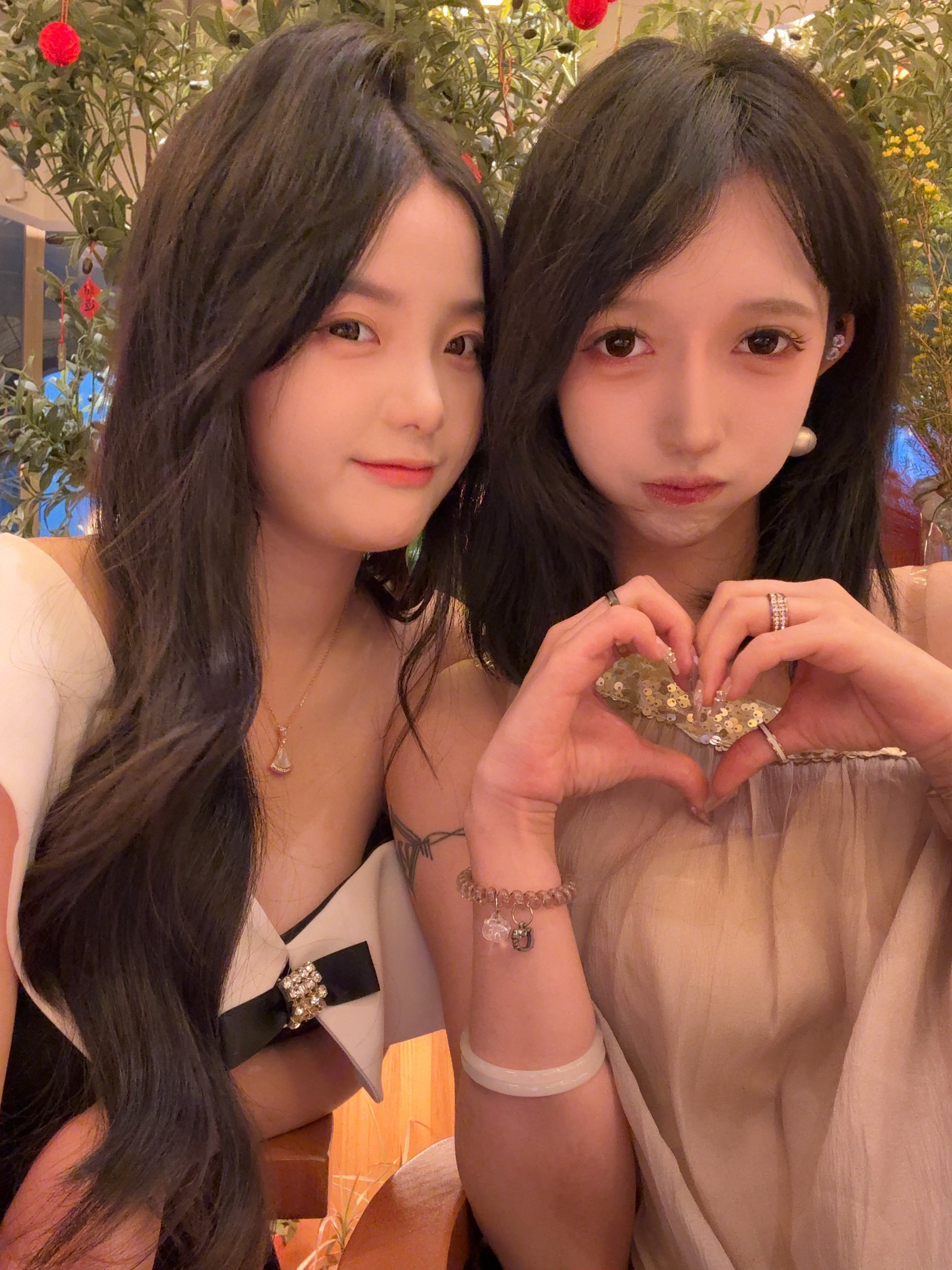 马年和两个小富婆打卡 