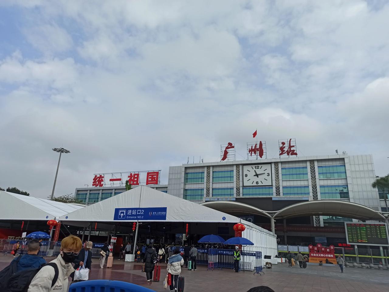 我记得很清楚，08年冰冻，引发尽了国家层面下定决心，尽快推动京广高速复线的建设。