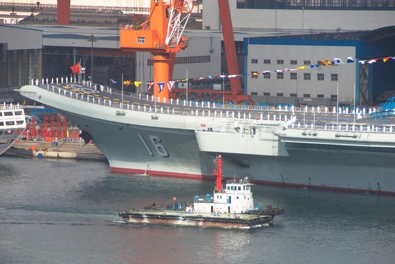 新舰服役对海军现代化那可是有着巨大推动作用。就拿055型驱逐舰来说，它排水量超万