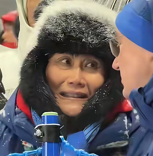 谷爱凌大心脏，妈妈谷燕心脏更大！强忍悲痛，都没第一时间告诉谷爱凌，担心影响女儿比