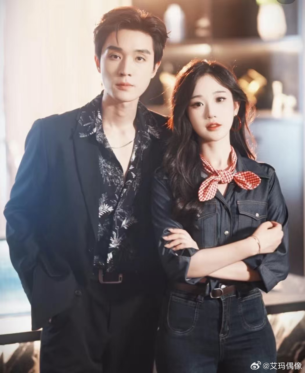 向佐梁思伟认可短剧演员分账 短剧能越做越精良，演员的付出功不可没，认真对待每一场
