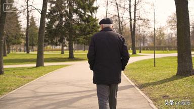 一位退休老警长非常现实的话：
十条生存铁律，懂的人越活越顺
​1. 运动，解决8