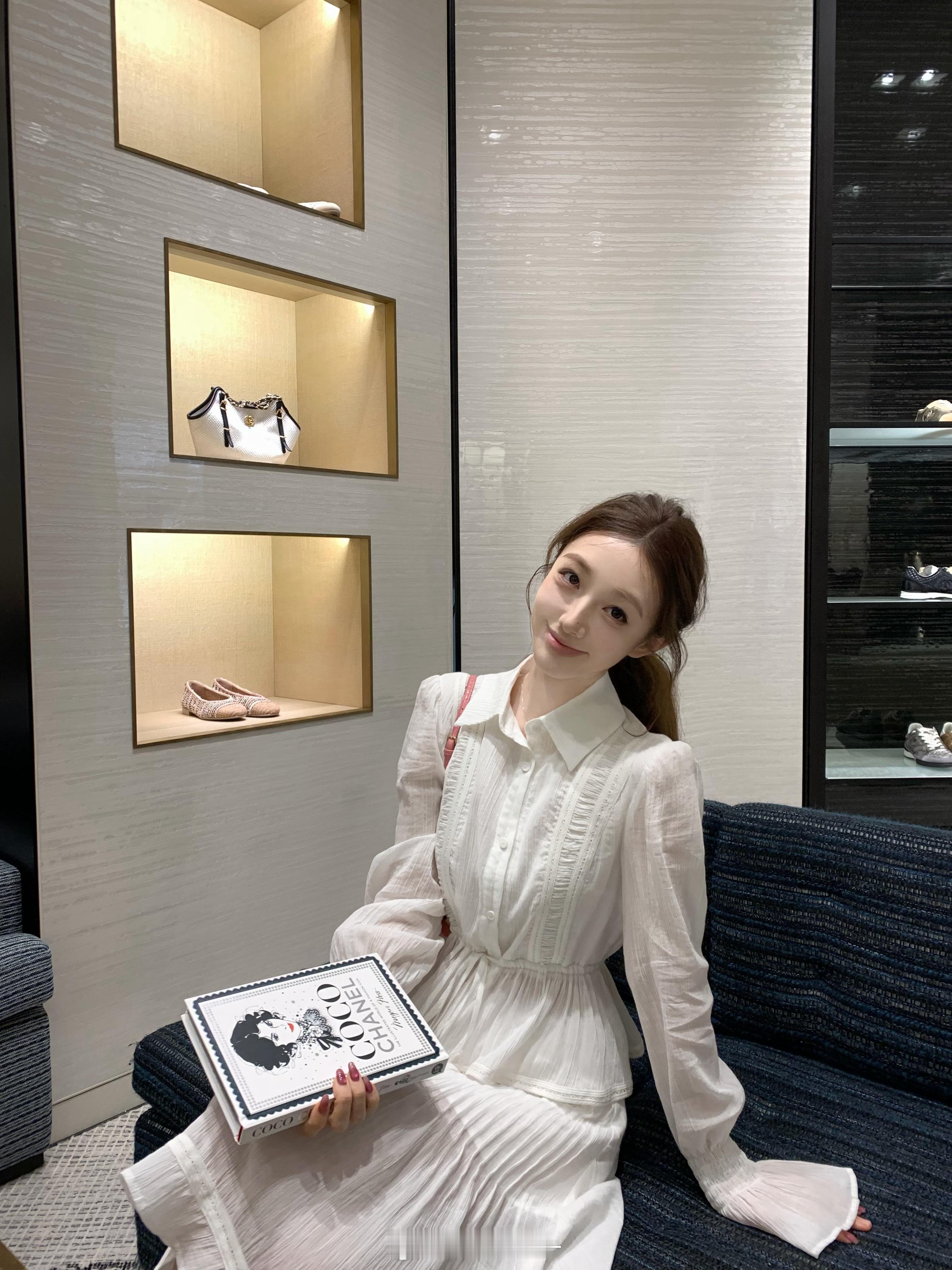 板栗可可Bankelili1/6/20:00早春温柔狙击！这件法式衬衫套装🤍一