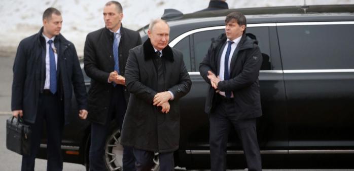 外媒今天报道：俄罗斯计划动用军队保护普京免受国际刑事法院的制裁。

这事说白了就