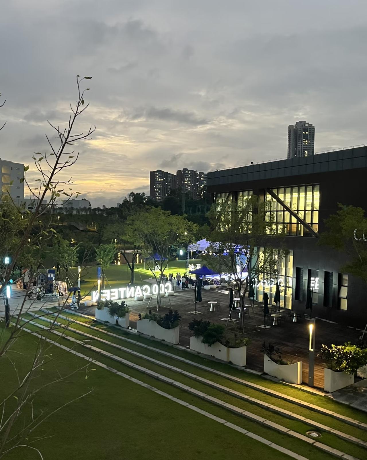 为什么深圳的大学环境比好多985都好？

说真的深圳的几所大学环境能打，真的是踩
