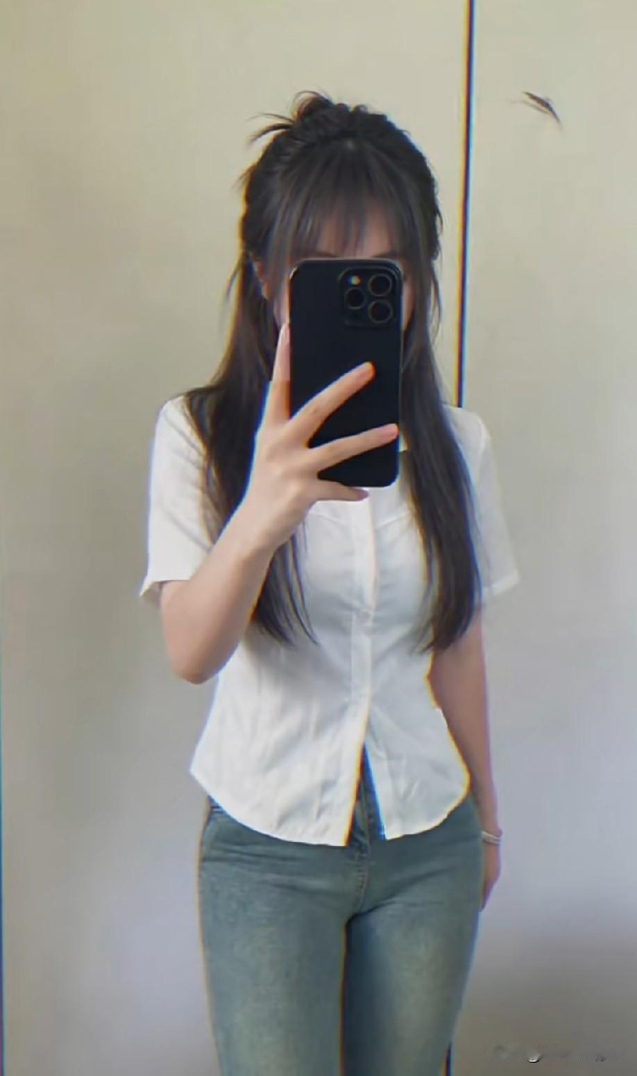 与人相处，贵在分寸。
再好的关系，也别随意窥探别人的私事；再熟的交情，也不要过度