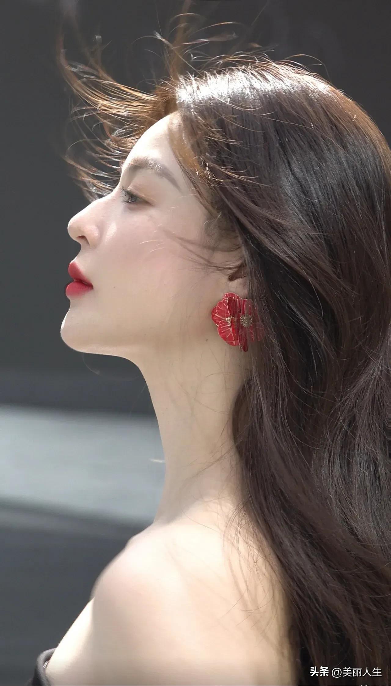 ➯ ‘𝐏𝐡今日的潦草快乐…🍵在没有天花板的地方 ～大口吸氧🍃