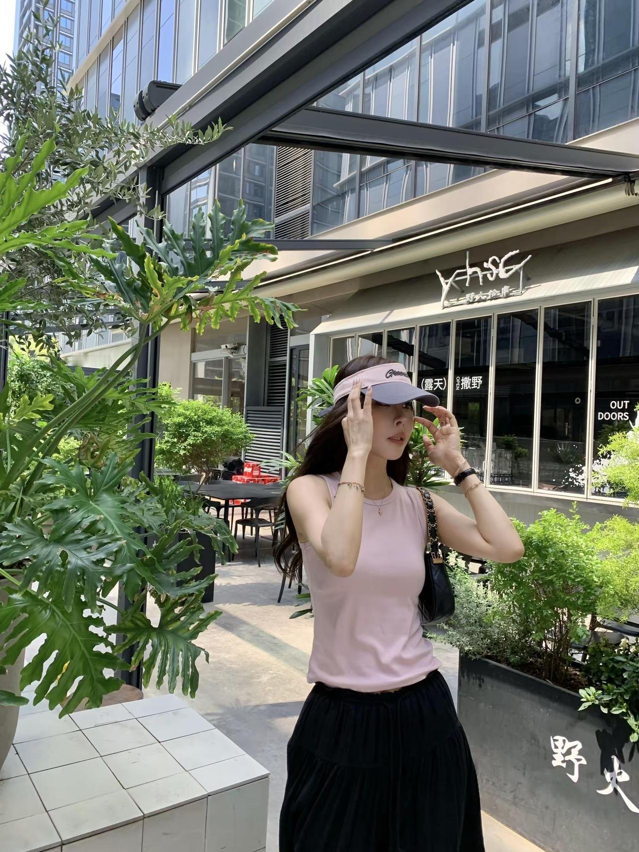 生活不会亏待擅长感知幸福的人。拍照ootd ins穿搭 夏日穿搭