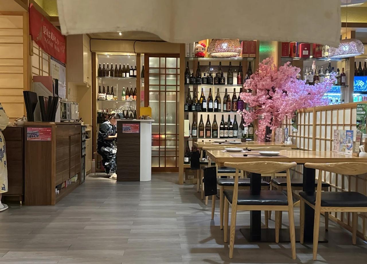 广州板前烧鸟认准这家噢
📍地址：嘉逸国际酒店3层
直接导航过去就可以
👀价格