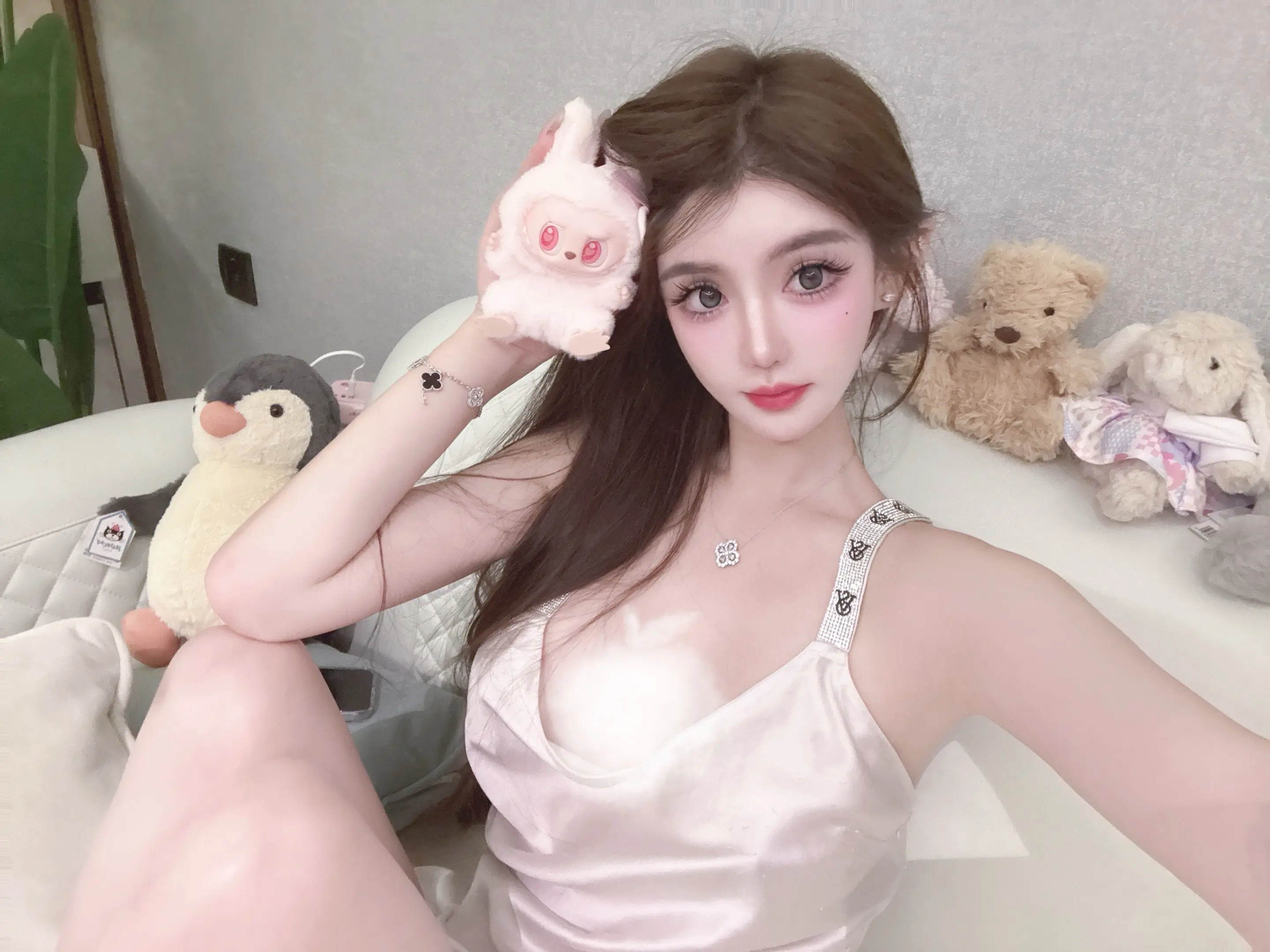 他说难过的眼睛像柏林的一场雾 穿过这场雾 此后就是柏林的冬