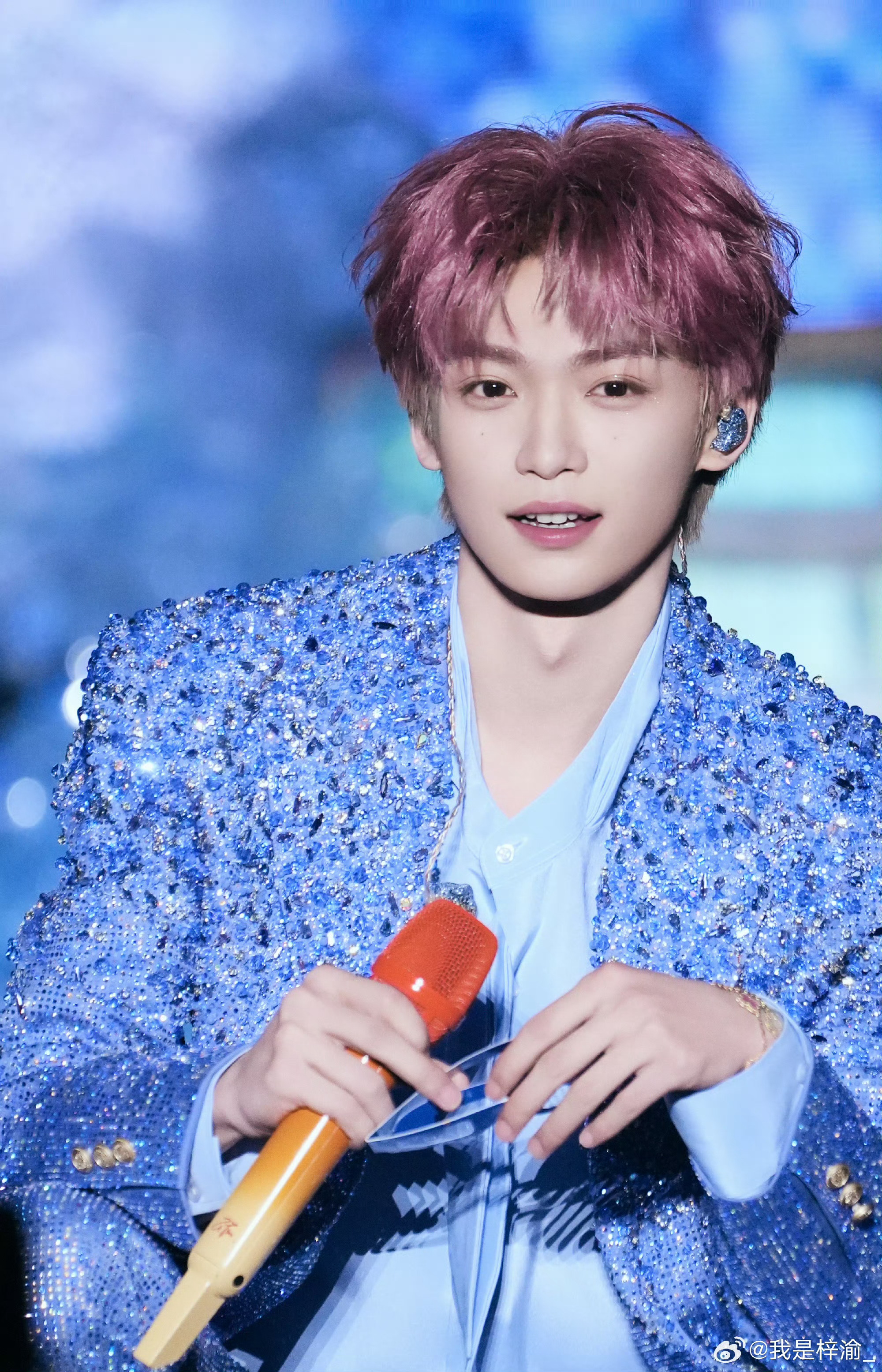 梓渝 zy梓渝未来可期 “你是我跨越山河万里，携带着芳香也要碰面的光” "𝓨?