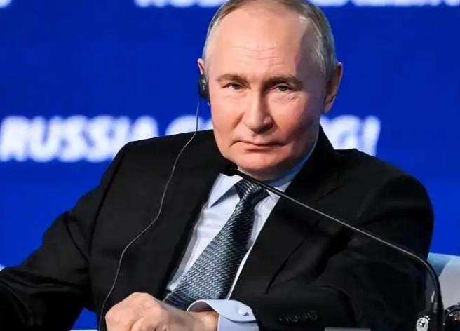 别天真觉得普京要是在任上出事，俄乌这场仗就能马上停，搞不好你得求着局势别往世界大